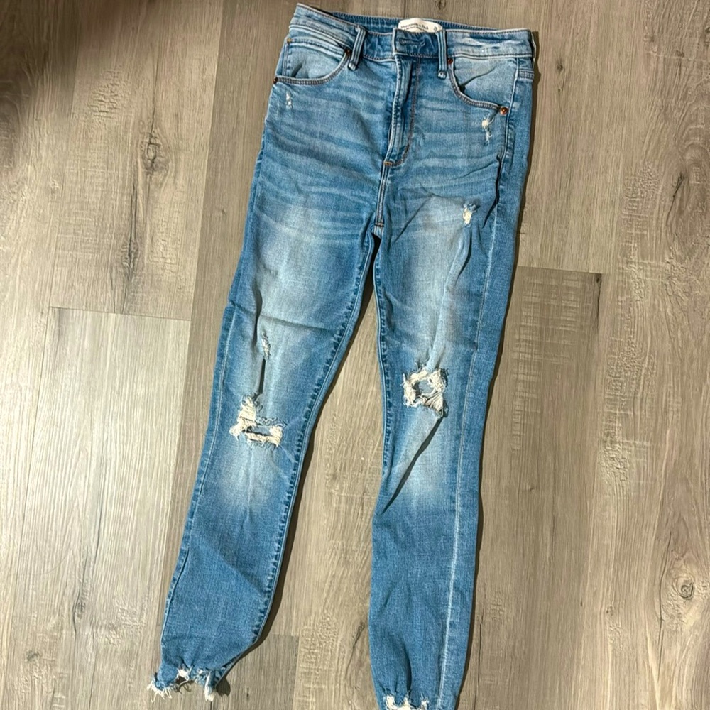 Abercrombie and fitch high rise super skinny ankle Jean size 26